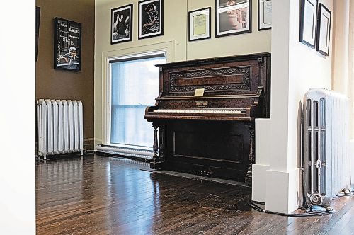 JESSICA LEE / WINNIPEG FREE PRESS

The piano Burton Cummings learned to play on is displayed at The Studio Lounge at the Burton Cummings Theatre on December 28, 2022.

Reporter: Alan Small