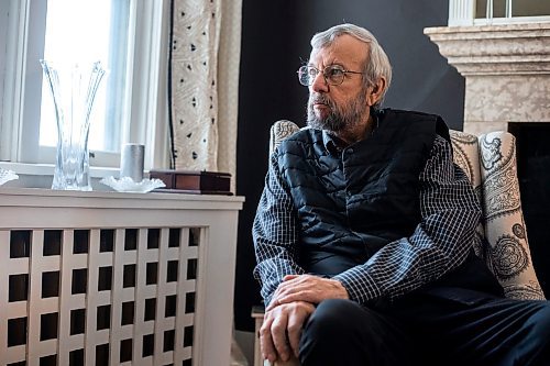 MIKAELA MACKENZIE / WINNIPEG FREE PRESS

Rick Wiens, who is set to undergo chemo as a final treatment option for prostate cancer that spread to his bones, poses for a portrait in his home in Winnipeg on Friday, Dec. 30, 2022. He says a series of systemic delays in the health-care system worsened his condition. For Katie story.
Winnipeg Free Press 2022.