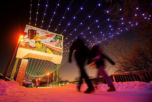 JOHN WOODS / WINNIPEG FREE PRESS
The Forks opened their skating trail today Monday, January 2, 2023. 

Re: ?