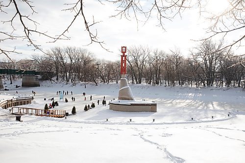 JESSICA LEE / WINNIPEG FREE PRESS

Skaters are photographed on ice at The Forks trail on January 2, 2023.

Stand up