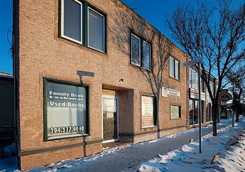 JOHN WOODS / WINNIPEG FREE PRESS
Family Book Exchange on St Mary&#x573; Road is photographed Monday, January 2, 2023. Signage in the window says it is closing due to retirement.

Re: ?
