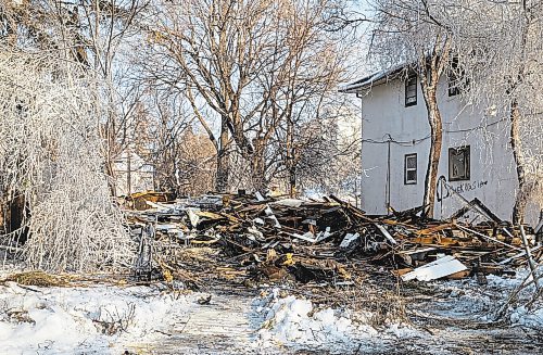 JESSICA LEE / WINNIPEG FREE PRESS

The remains of a fire on Stella Ave. are photographed on January 3, 2023.

Reporter: Malak Abas