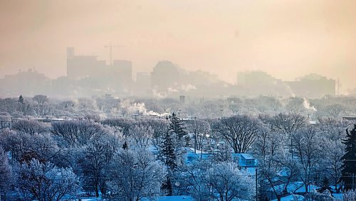 MIKAELA MACKENZIE / WINNIPEG FREE PRESS

Ice fog hangs over the city, as seen from Garbage Hill, in Winnipeg on Tuesday, Jan. 3, 2023. Standup.
Winnipeg Free Press 2022.