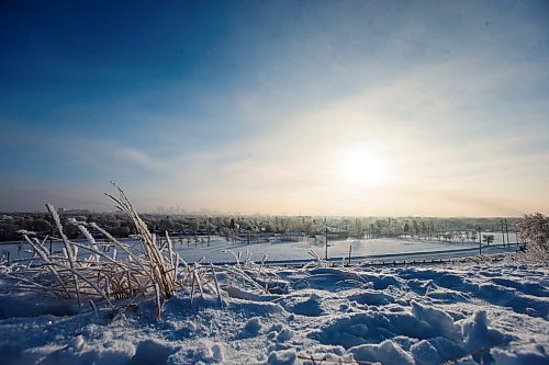 MIKAELA MACKENZIE / WINNIPEG FREE PRESS

Ice fog hangs over the city, as seen from Garbage Hill, in Winnipeg on Tuesday, Jan. 3, 2023. Standup.
Winnipeg Free Press 2022.