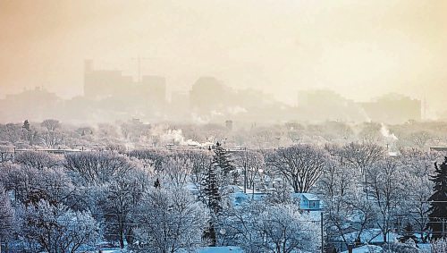 MIKAELA MACKENZIE / WINNIPEG FREE PRESS

Ice fog hangs over the city, as seen from Garbage Hill, in Winnipeg on Tuesday, Jan. 3, 2023. Standup.
Winnipeg Free Press 2022.