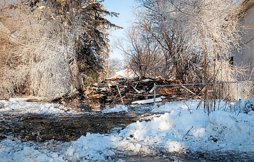 JESSICA LEE / WINNIPEG FREE PRESS

The remains of a fire on Stella Ave. are photographed on January 3, 2023.

Reporter: Malak Abas