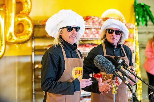 MIKAELA MACKENZIE / WINNIPEG FREE PRESS

Pepper (left) and Chip Foster, new owners of KUB Bakery, at a press conference announcing the sale of the bread bakery in Winnipeg on Wednesday, Jan. 4, 2023. For Gabby story.
Winnipeg Free Press 2022.