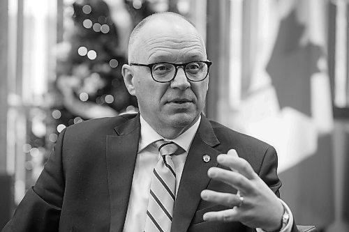 MIKE DEAL / WINNIPEG FREE PRESS
Mayor Scott Gillingham in his office at City Hall during his year-end interview.
See Joyanne Pursaga story
221216 - Friday, December 16, 2022.