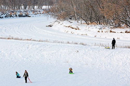 05012023
Sledders play in the snow at the Wheat City Golf Course on a cold Thursday. 
(Tim Smith/The Brandon Sun)