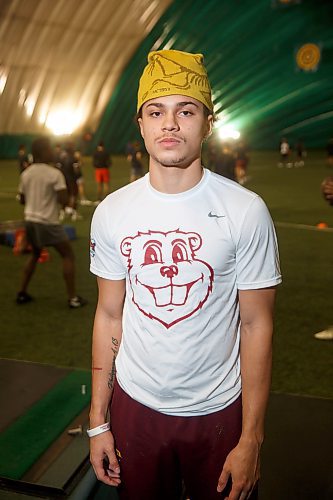 MIKE DEAL / WINNIPEG FREE PRESS
Up and coming high school football star Rhyland Kelly at an early morning practice at the Golf Dome on Wilkes.
See Mike Sawatzky story
230106 - Friday, January 06, 2023.