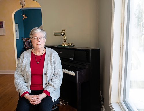 JESSICA LEE / WINNIPEG FREE PRESS

Melody Newcomb, music therapist and chairwoman of the Federation of Associations for Counselling Therapists in Manitoba, is photographed at her home in Norwood on January 6, 2023.

Reporter: Maggie Macintosh