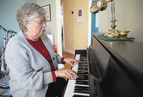 JESSICA LEE / WINNIPEG FREE PRESS

Melody Newcomb, music therapist and chairwoman of the Federation of Associations for Counselling Therapists in Manitoba, is photographed at her home in Norwood on January 6, 2023.

Reporter: Maggie Macintosh