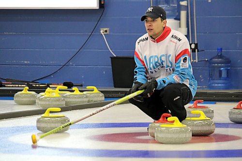 Hayden Forrester calls a shot during his matchup with Shawn Taylor at the Brandon men's bonspiel on Sunday afternoon. Forrester's Fort Rouge rink won the game by a score of 7-5 and clinched a spot at next month's Viterra Championship in Neepawa. (Lucas Punkari/The Brandon Sun)