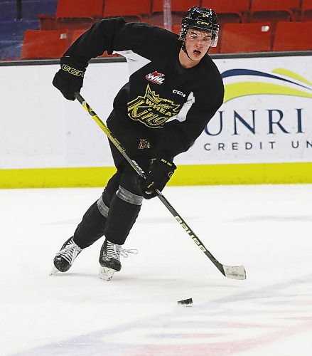 Brandon Wheat Kings defenceman Quinn Mantei prepares to accept a pass during practice at Westoba Place on Monday afternoon. It will be the second-year defenceman&#x2019;s first game against the Seattle Thunderbirds this evening. (Perry Bergson/The Brandon Sun)