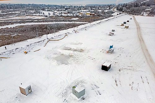 09012023
Ice-fishing shacks line the south end of Minnedosa Lake by the dam on a grey Monday.
(Tim Smith/The Brandon Sun)