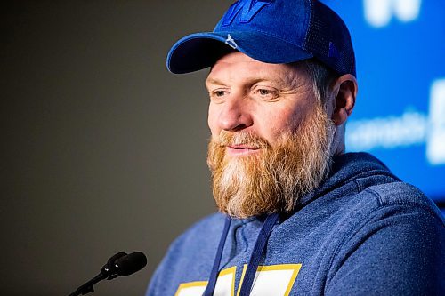 MIKAELA MACKENZIE / WINNIPEG FREE PRESS

Head coach Mike O&#x2019;Shea speaks to the media at an end-of-season wrap up at IG Field in Winnipeg on Thursday, Nov. 24, 2022. For Jeff Hamilton story.
Winnipeg Free Press 2022.