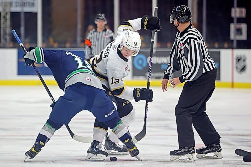 10012023
Sam Popowich #18 of the Seattle Thunderbirds and Roger McQueen #13 of the Brandon Wheat Kings face off during WHL action at Westoba Place on Tuesday evening. 
(Tim Smith/The Brandon Sun)