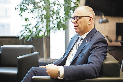 MIKE DEAL / WINNIPEG FREE PRESS
Mayor Scott Gillingham in his office at City Hall during his year-end interview.
See Joyanne Pursaga story
221216 - Friday, December 16, 2022.