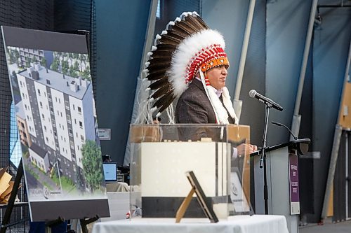 MIKE DEAL / WINNIPEG FREE PRESS
Opaskwayak Cree Nation Chief Sidney Ballantyne speaks during the announcement.
Opaskwayak Cree Nation Chief Sidney Ballantyne along with Federal Minister of Housing and Diversity and Inclusion, Ahmed Hussen; Federal Minister of Northern Affairs and Minister responsible for Prairies Economic Development Canada, Dan Vandal; Manitoba Minister of Families, Rochelle Squires; CEO of Paragon Design Build, Nigel Furgus, along with many other dignitaries and guests attend the ground breaking and funding announcement for an new seven story housing complex next to the University of Winnipeg, Wednesday afternoon.
See Gabrielle Piche story
230111 - Wednesday, January 11, 2023.