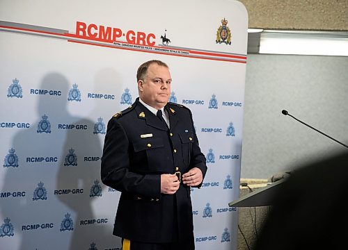 JESSICA LEE / WINNIPEG FREE PRESS

Inspector Tim Arseneault, Investigative Services Officer, Major Crimes Services, Manitoba RCMP, speaks to the media on January 12, 2023 at the RCMP headquarters regarding bank robberies across Southern Manitoba and the kidnapping of a 16-year-old girl which occurred on June 23, 2019.

Reporter: Erik Pindera