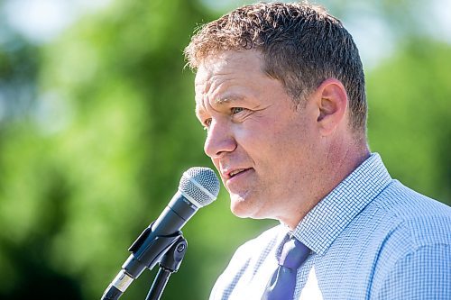 MIKAELA MACKENZIE / WINNIPEG FREE PRESS

Party leader Kevin Friesen announces the launch of the Keystone Party at a media event at Vimy Ridge Park in Winnipeg on Friday, July 15, 2022. For Danielle story.
Winnipeg Free Press 2022.