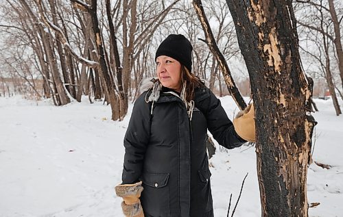 RUTH BONNEVILLE / WINNIPEG FREE PRESS 

Reader Bridge 

Gina Smoke visits a treed area along the Red River near the Louise Bridge where she handed out food and clothing to people living in an encampment in the area.  She got  to know some of the people and becomes emotional while walking in the area. 

See Shelley Cook's Reader Bridge story.  


Jan 11th,  2023