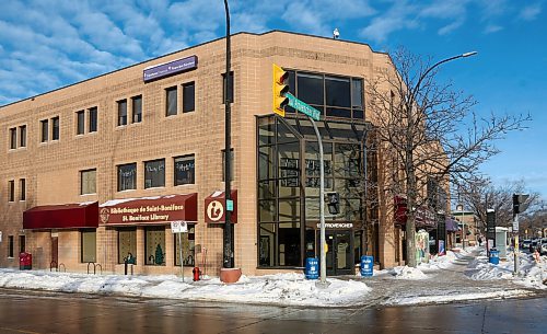 MIKE DEAL / WINNIPEG FREE PRESS
The St. Boniface library at 131 Provencher Blvd.
See Malak Abas story
230113 - Friday, January 13, 2023.
