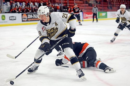 13012023
Nate Danielson #29 of the Brandon Wheat Kings plays the puck during WHL action against the Medicine Hat Tigers at Westoba Place on Friday evening. (Tim Smith/The Brandon Sun)