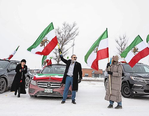 JESSICA LEE / WINNIPEG FREE PRESS

Members of the Iranian community in Winnipeg are photographed at the IKEA parking lot on January 14, 2023 rallying to support Iran&#x2019;s revolution to list Iran&#x2019;s Revolutionary Guard Corps as a terrorist group.