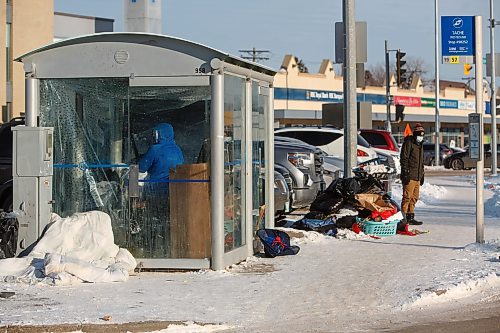 MIKE DEAL / WINNIPEG FREE PRESS
The bus shelter at Goulet Street and Tache Avenue where a person was found face-down under a pile of blankets by St. Boniface Street Links outreach workers who arrived around 1:20 p.m. Monday.
221208 - Thursday, December 08, 2022.