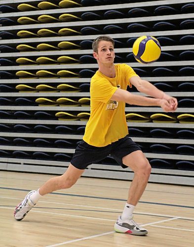 Philipp Lauter passes during Bobcats men's volleyball practice on Wednesday, ahead of a weekend doubleheader against fellow German Louis Kunstmann and the Calgary Dinos. (Thomas Friesen/The Brandon Sun)