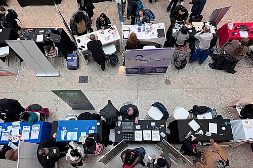 MAGGIE MACINTOSH/WINNIPEG FREE PRESS 

Dozens of students attended Red River College Polytechnic's inaugural Indigenous student career fair Wednesday, January 18, 2023.