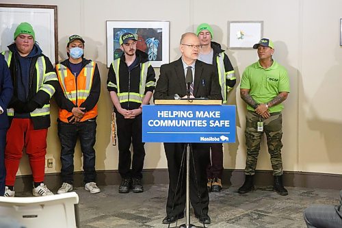 MIKE DEAL / WINNIPEG FREE PRESS
Justice Minister Kelvin Goertzen announces that the Manitoba government will be providing $150,000 to the Downtown Community Safety Partnership (DCSP) to establish the Clean Slate program for at-risk community members, focused on cleaning and maintenance of downtown Winnipeg.
230118 - Wednesday, January 18, 2023.