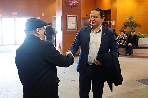 18012023
Manitoba NDP leader Wab Kinew visits with people attending Manitoba Ag Days 2023 while at the Canad Inns Destination Centre on Wednesday.  (Tim Smith/The Brandon Sun)