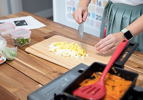 JESSICA LEE / WINNIPEG FREE PRESS

Minhee Kim is photographed preparing rice cake soup or Tteokguk in her home on January 16, 2023.

Reporter: Eva Wasney