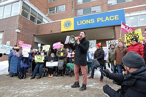 RUTH BONNEVILLE / WINNIPEG FREE PRESS 

Thomas Linner, Manitoba Health Coalition, speaks at a rally at Lions Place on Thursday. Lions Place residents and community groups attended the rally to protest the pending sale of Lions Place to a for-profit Alberta company, and to call on the provincial government to use existing legislation to prevent the sale going through.