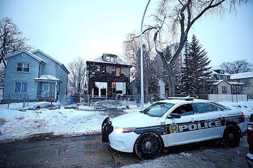 MIKE DEAL / WINNIPEG FREE PRESS
Winnipeg Fire Paramedic Service (WFPS) still at the scene of a fire that was called in around 11 p.m. Wednesday evening in a vacant, two-storey house at 446 Pritchard Avenue.
20230119 - Thursday, January 19, 2023
