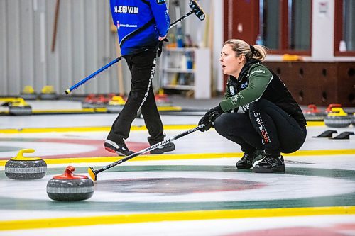 MIKAELA MACKENZIE / WINNIPEG FREE PRESS

Skip Abby Ackland at the championship game at the DEKALB Curling Superspiel at the Morris Curling Club on Monday, Dec. 5, 2022. For Taylor Allen story.
Winnipeg Free Press 2022.