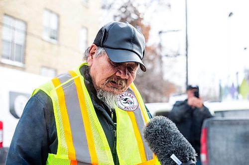 MIKAELA MACKENZIE / WINNIPEG FREE PRESS

Albert speaks to the media before going out with the Bear Clan to do a search and awareness campaign for his daughter, Ashlee Shingoose, in the West End in Winnipeg on Wednesday, Jan. 25, 2023. For Chris story.

Winnipeg Free Press 2023.