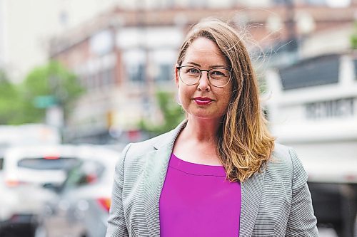 MIKAELA MACKENZIE / WINNIPEG FREE PRESS



Kate Fenske, executive director of the Downtown BIZ, poses for a portrait on Portage Avenue in Winnipeg on Tuesday, July 20, 2021. For Ben Waldman story.

Winnipeg Free Press 2021.