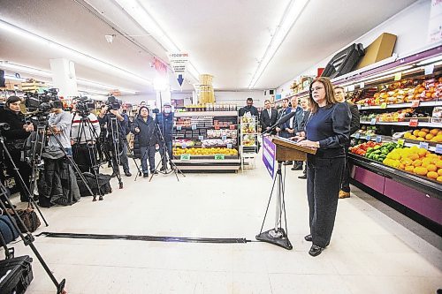 MIKAELA MACKENZIE / WINNIPEG FREE PRESS

Premier Heather Stefanson announces a new carbon tax relief fund at a press conference at Food Fare in Winnipeg on Thursday, Jan. 26, 2023. For Danielle story.

Winnipeg Free Press 2023.