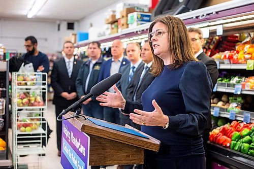 MIKAELA MACKENZIE / WINNIPEG FREE PRESS

Premier Heather Stefanson announces a new carbon tax relief fund at a press conference at Food Fare in Winnipeg on Thursday, Jan. 26, 2023. For Danielle story.

Winnipeg Free Press 2023.