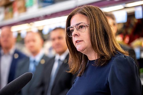 MIKAELA MACKENZIE / WINNIPEG FREE PRESS

Premier Heather Stefanson announces a new carbon tax relief fund at a press conference at Food Fare in Winnipeg on Thursday, Jan. 26, 2023. For Danielle story.

Winnipeg Free Press 2023.