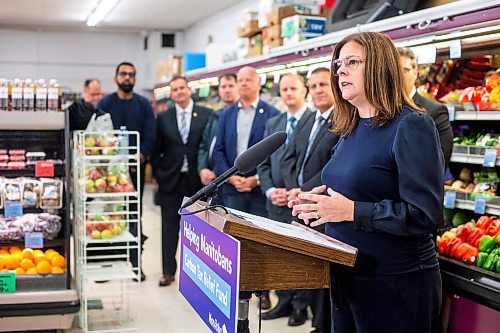 MIKAELA MACKENZIE / WINNIPEG FREE PRESS

Premier Heather Stefanson announces a new carbon tax relief fund at a press conference at Food Fare in Winnipeg on Thursday, Jan. 26, 2023. For Danielle story.

Winnipeg Free Press 2023.