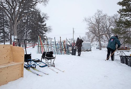 JESSICA LEE / WINNIPEG FREE PRESS

The Winnipeg Trails team sets up at St. John&#x2019;s Park on January 26, 2023. The group is running a winter sports equipment library for anyone who wishes to experience the outdoors.

Reporter: AV Kitching