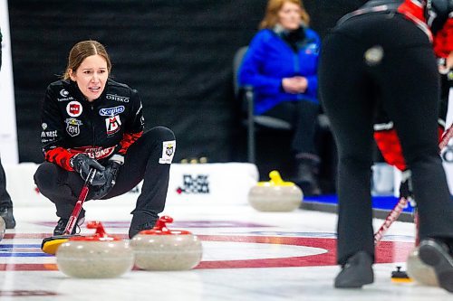 MIKAELA MACKENZIE / WINNIPEG FREE PRESS

Kaitlyn Lawes watches a rock come in at the Scotties Tournament of Hearts women&#x573; curling in East St. Paul on Thursday, Jan. 26, 2023. For Mike Sawatzky story.

Winnipeg Free Press 2023.