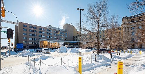 MIKE DEAL / WINNIPEG FREE PRESS
The St. Boniface Hospital at 409 Tache Avenue.
220217 - Thursday, February 17, 2022.