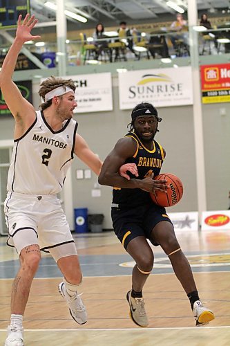 Elisha Ampofo, right, and the Bobcats are on track to reach the 12-team Canada West playoffs and nearly knocked off the conference-leading Manitoba Bisons two weeks ago. (Thomas Friesen/The Brandon Sun)