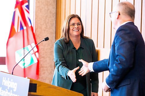 MIKAELA MACKENZIE / WINNIPEG FREE PRESS

Premier Heather Stefanson and mayor Scott Gillingham shake hands after speaking to the media at City Hall in Winnipeg on Friday, Jan. 27, 2023. For &#x460;story.

Winnipeg Free Press 2023.