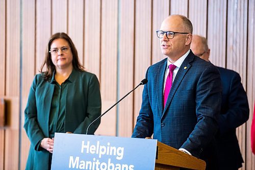 MIKAELA MACKENZIE / WINNIPEG FREE PRESS

Mayor Scott Gillingham and premier Heather Stefanson speak to the media at City Hall in Winnipeg on Friday, Jan. 27, 2023. For &#x460;story.

Winnipeg Free Press 2023.